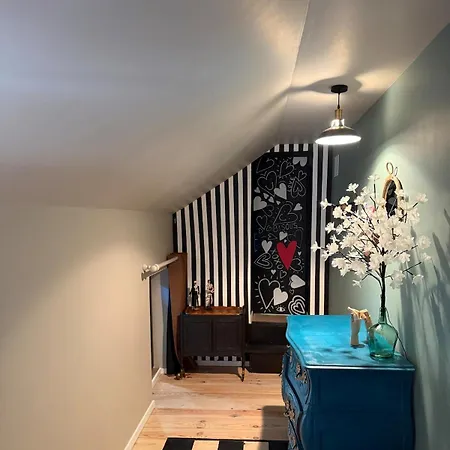 Center 7 - Proche Pal Apartment